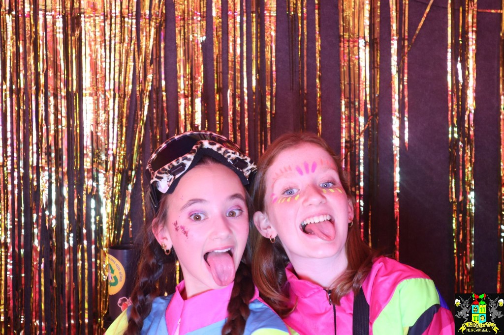 ../Images/Jeugd Opwarmbal Photobooth 273.jpg